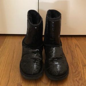UGGS Classic Short Sequin Boot - BLACK